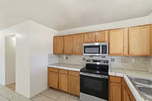 6452 W Thomas Rd, Phoenix, AZ 85033 - Photo 12
