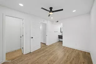 2625 E Indian School Rd, Phoenix, AZ 85016 - Photo 14