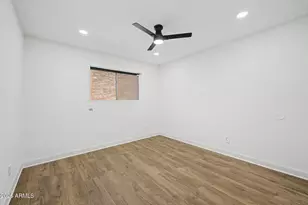 2625 E Indian School Rd, Phoenix, AZ 85016 - Photo 18