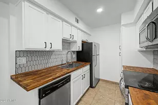 2625 E Indian School Rd, Phoenix, AZ 85016 - Photo 10