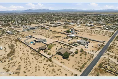 32324 N Apache Avenue, San Tan Valley, AZ 85144 - Photo 2