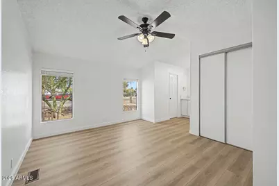 16040 N 66th Avenue, Glendale, AZ 85306 - Photo 12