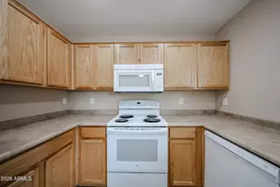 17545 W Watson Ln, Surprise, AZ 85388 - Photo 6