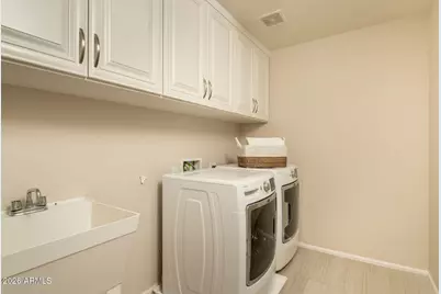 23023 N 43rd Place, Phoenix, AZ 85050 - Photo 32
