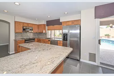 6624 W Louise Drive, Glendale, AZ 85310 - Photo 8