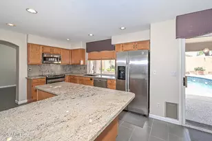 6624 W Louise Dr, Glendale, AZ 85310 - Photo 8