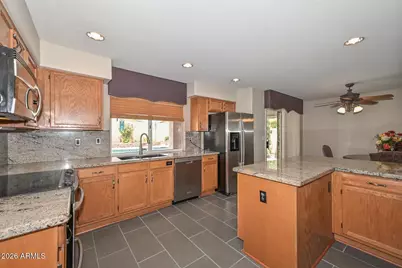 6624 W Louise Drive, Glendale, AZ 85310 - Photo 6