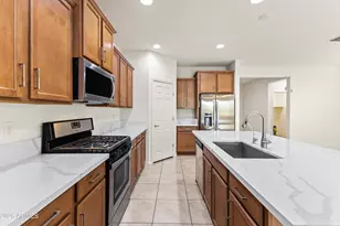 2428 W Branham Ln, Phoenix, AZ 85041 - Photo 6