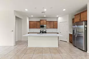 2428 W Branham Ln, Phoenix, AZ 85041 - Photo 8