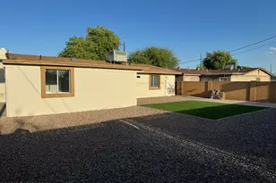 2512 N 47th Dr, Phoenix, AZ 85035 - Photo 8