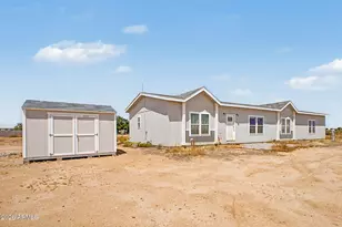 21376 W Mark Ln, Wittmann, AZ 85361 - Photo 2