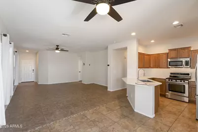 7525 W Springfield Way, Florence, AZ 85132 - Photo 6