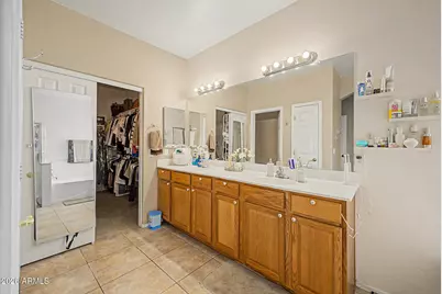 6611 S 25th Drive, Phoenix, AZ 85041 - Photo 18