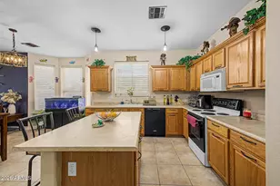 6611 S 25th Dr, Phoenix, AZ 85041 - Photo 8
