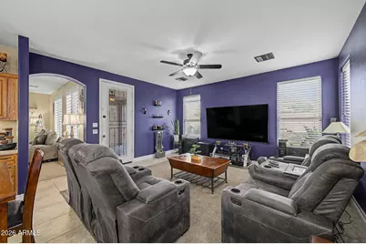 6611 S 25th Drive, Phoenix, AZ 85041 - Photo 12