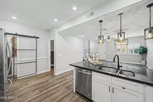 2821 S Skyline Dr, Mesa, AZ 85212 - Photo 14
