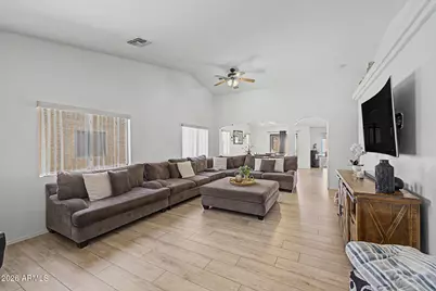 3434 W Sunland Avenue, Phoenix, AZ 85041 - Photo 2