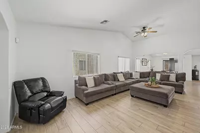 3434 W Sunland Avenue, Phoenix, AZ 85041 - Photo 8