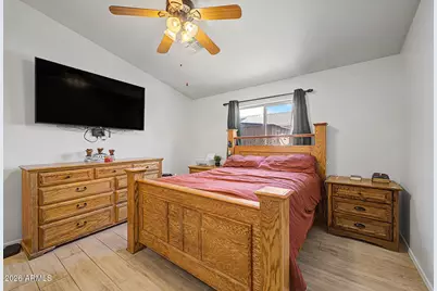 3434 W Sunland Avenue, Phoenix, AZ 85041 - Photo 18