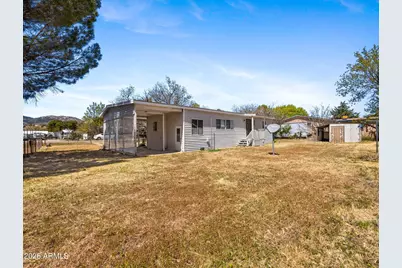 18267 S John Fry Avenue, Peeples Valley, AZ 86332 - Photo 2