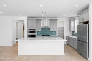 10223 S 20th Ln, Phoenix, AZ 85041 - Photo 6