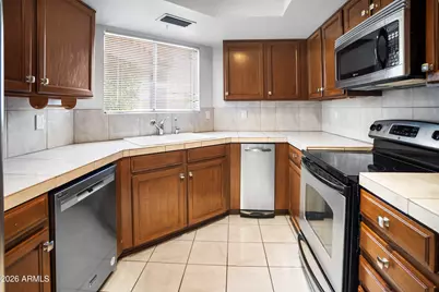 805 E Corte Oro Street, Phoenix, AZ 85020 - Photo 6