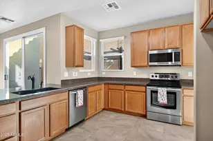 886 S Huish Dr, Gilbert, AZ 85296 - Photo 12