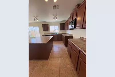 28087 N Limestone Lane, San Tan Valley, AZ 85143 - Photo 2