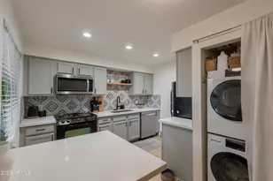 3402 N 32nd St, Phoenix, AZ 85018 - Photo 8