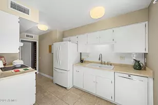 13239 W Shadow Hills Dr, Sun City West, AZ 85375 - Photo 8