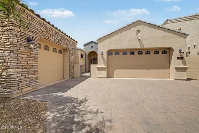 112 E Crescent Place, Chandler, AZ 85249 - Photo 2