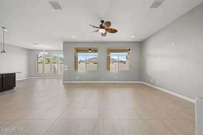 112 E Crescent Place, Chandler, AZ 85249 - Photo 4