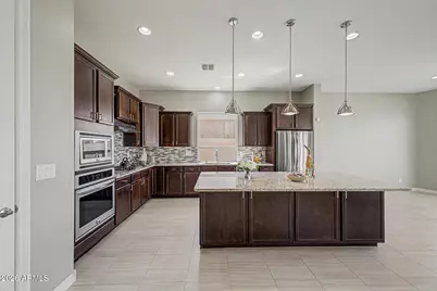 112 E Crescent Place, Chandler, AZ 85249 - Photo 10