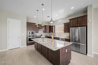 112 E Crescent Place, Chandler, AZ 85249 - Photo 10