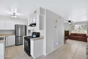 5007 S Terrace Rd, Tempe, AZ 85282 - Photo 2