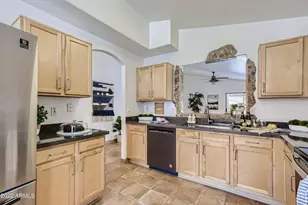 5770 W Seldon Ln, Glendale, AZ 85302 - Photo 4