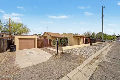389 W Navajo Street, Wickenburg, AZ 85390 - Photo 2