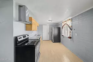 4002 N 64th Dr, Phoenix, AZ 85033 - Photo 10