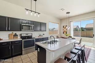 13585 W Ironwood St, Surprise, AZ 85374 - Photo 10