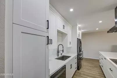207 W Clarendon Avenue #14A, Phoenix, AZ 85013 - Photo 10