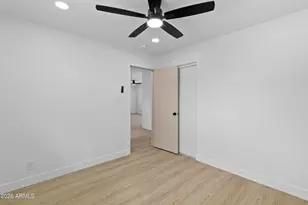 231 W Winston Dr, Phoenix, AZ 85041 - Photo 8