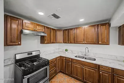 2031 N 37th Drive, Phoenix, AZ 85009 - Photo 12