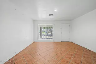 2031 N 37th Dr, Phoenix, AZ 85009 - Photo 6