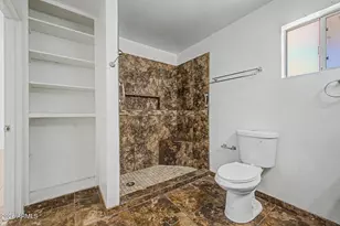 2031 N 37th Dr, Phoenix, AZ 85009 - Photo 18