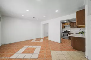 2031 N 37th Dr, Phoenix, AZ 85009 - Photo 8