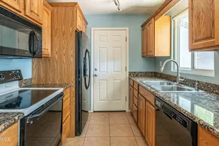 4026 E Carson Rd, Phoenix, AZ 85042 - Photo 12