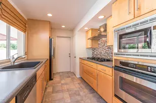 10832 N 38th St, Phoenix, AZ 85028 - Photo 8