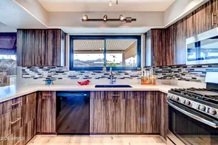 10042 N 28th St, Phoenix, AZ 85028 - Photo 14