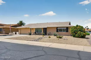 19826 N Signal Butte Cir, Sun City, AZ 85373 - Photo 10