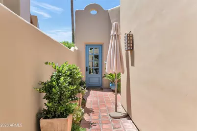 3302 E Campbell Avenue #2, Phoenix, AZ 85018 - Photo 4